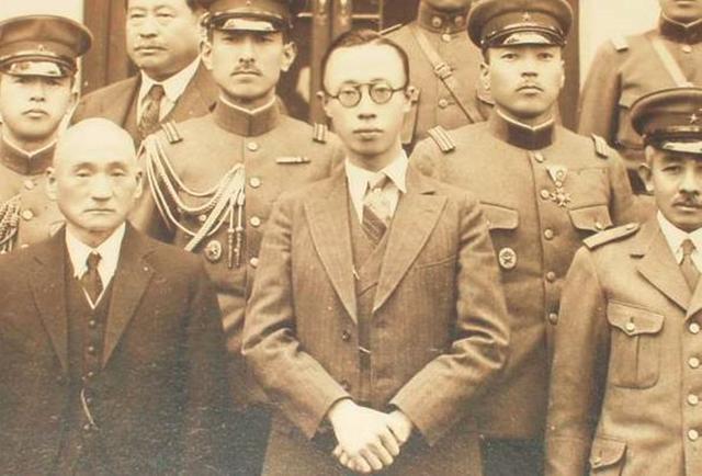 爱新觉罗毓嶦:与皇后婉容私通的侍卫后来怎样了？