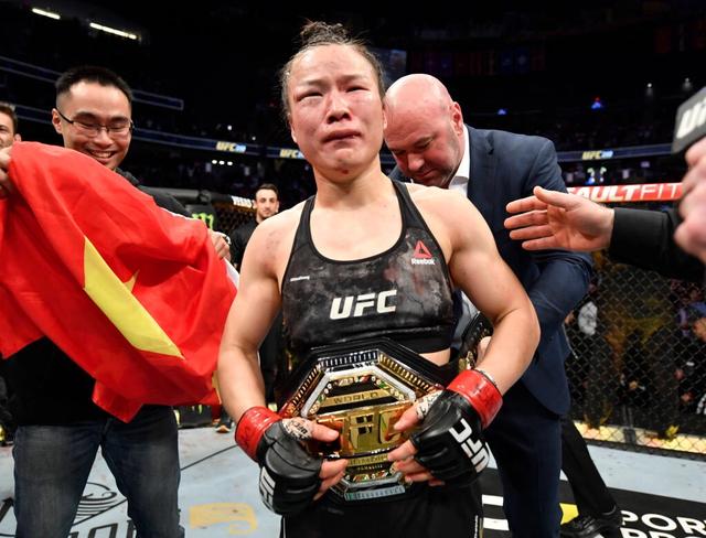 蔡健雅整容对比照片:UFC决赛过后，乔安娜被曝进医院整容，张伟丽会不会感到内疚？