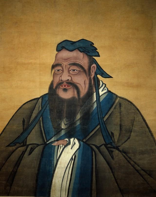 两千多年来,儒家思想之所以能长盛不衰,占中心主导地位的原因是什么？