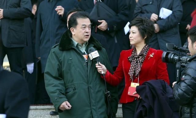 赵本山有几个女儿:赵本山女儿球球为什么说买不起一万块钱的衣服就是穷人？