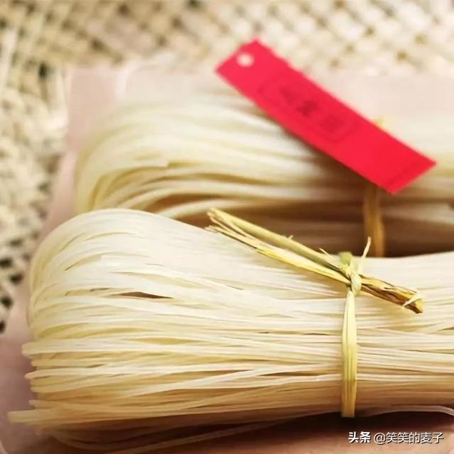 你喜欢吃炒粉吗？用什么配料炒比较好吃？怎么做？