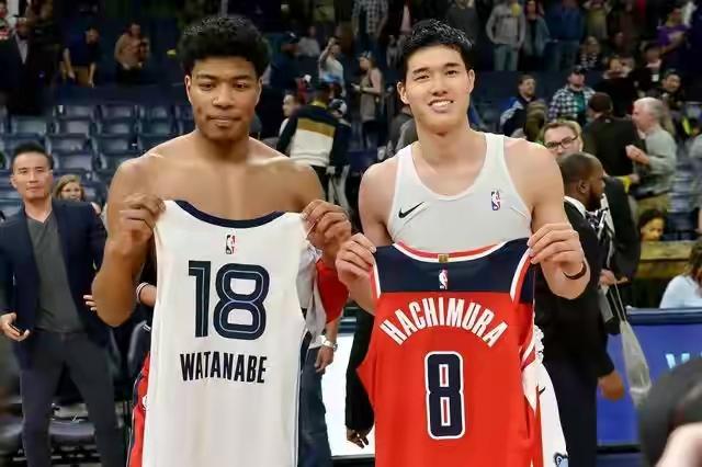 杨毅身高:CBA与NBA差距明显，杨毅为什么要说周鹏比渡边熊太更强呢