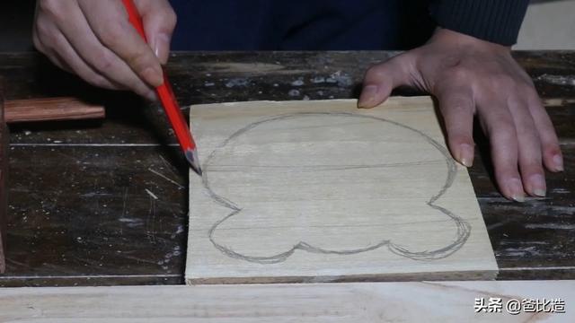 巧虎美食diy玩具:如何用啤酒瓶盖制作小玩具？