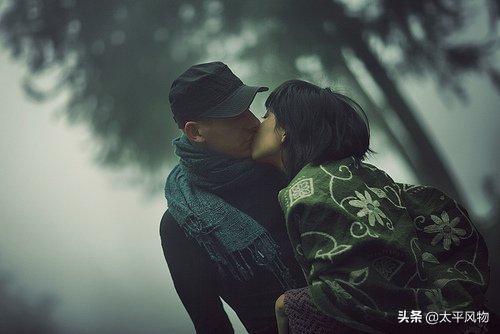 我在路上最爱你:怎样理解“此刻莺飞草长，爱的人曾在路上”这句话？