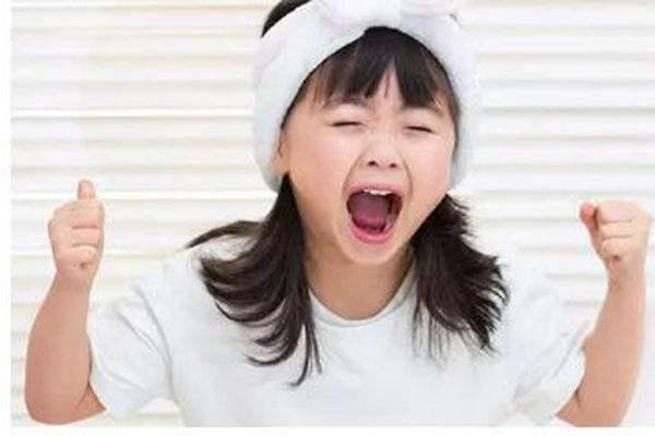 孩子脾气暴躁风水化解,面对脾气暴躁的宝宝，妈妈要如何应对？