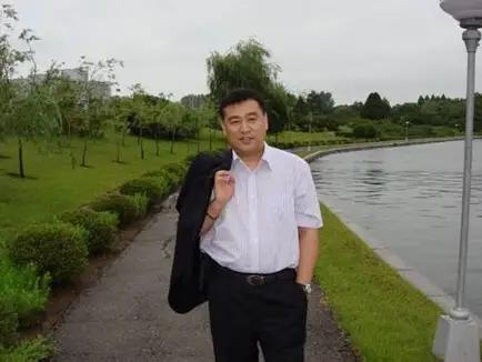 张宏民:58岁央视前名嘴张宏民现在过得怎么样了？