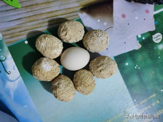 怎么才能把松花蛋切漂亮，松花皮蛋怎么做才好吃为什么