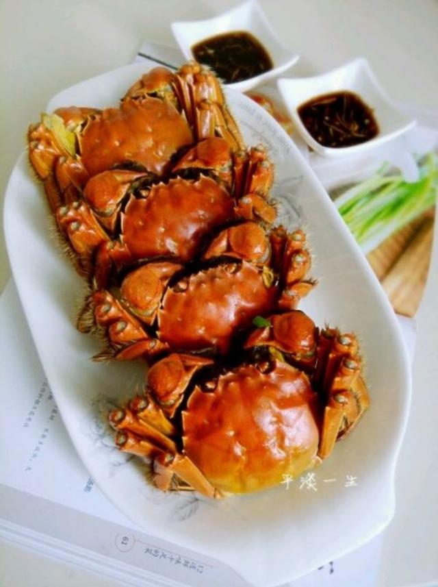 螃蟹都有哪些美味吃法，大闸蟹是清蒸好吃还是爆炒好吃？你一般怎么吃？