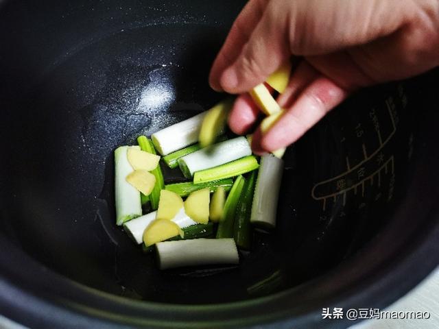 柱侯酱一般炒什么菜用，花生酱、柱侯酱、海鲜酱怎样炒才味道好