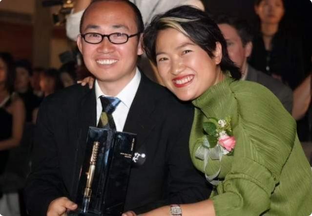金星前妻子于虹照片:金星的第一任妻子长相貌美如花，离婚时还怀着孕如今过的怎么样