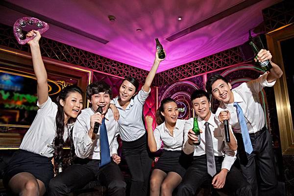 吕薇老公:在城市，长的不漂亮的剩女没人追怎么办？想哭？