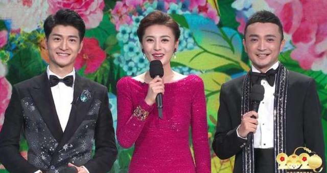 尹颂主持人:为什么说尹颂张舒越非常幸运就主持了央视春晚