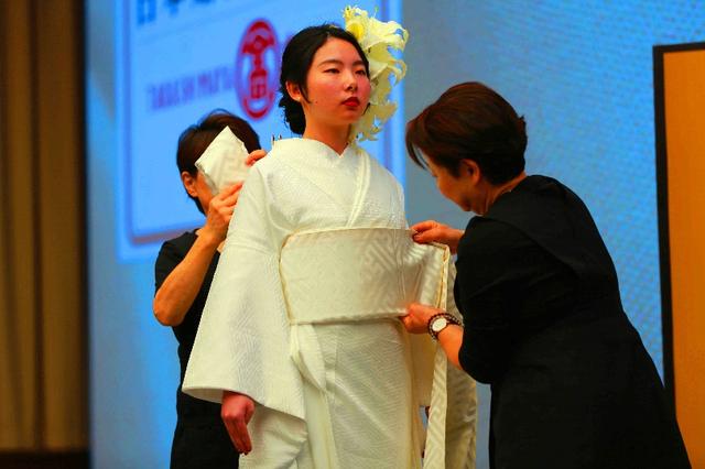 美国斗牛梗多少钱一只:美国人结婚的花销大概是多少？客人会给“份子钱”吗？