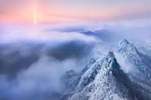 沁园春这几个字的含义:写《沁园春•雪》时作者的心境是怎么样的？(《沁园春雪》朗诵)