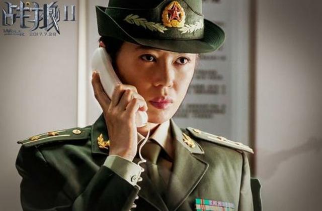 战狼吴京:《战狼》吴京捉拿敏登这一段，为什么那些雇佣兵不敢开枪