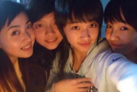 井柏然为什么取关郑爽:如果郑爽没钱赔片方，明星朋友会借她吗会不会墙倒众人推