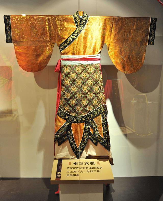 胡服最早由中国传统汉服起源于什么朝代