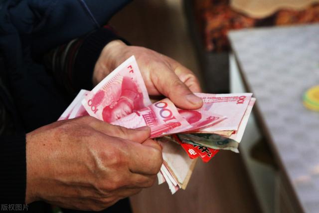 除了厂里打工,一点挣钱门路都没有,难道穷一辈子吗？