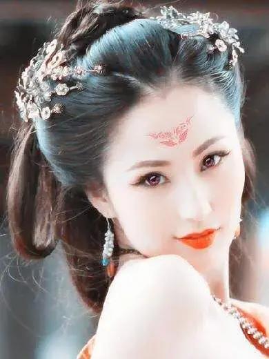 汉献帝刘协为何被董太后抚养长大？刘协之母是谁？