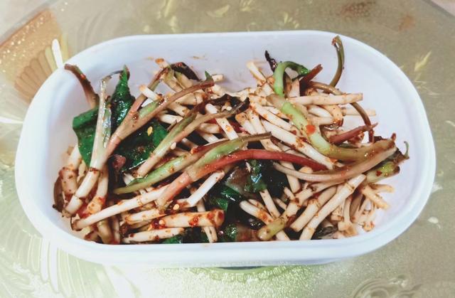 头条问答 - 折耳根干的做法?(饭主播炒饭的回答,0赞)