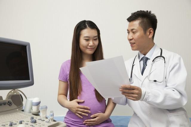 羊水穿刺基因有问题，有坚持把孩子生下来的吗？