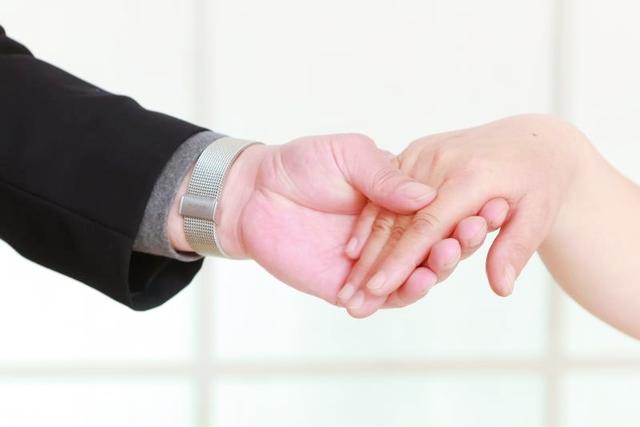 我们结婚了郑恩地:错过了世上最爱你的人，但他已结婚，你还会去打扰他吗？