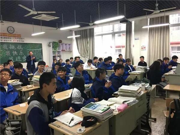 倪妮初中毕业照曝光:你班上最沉默寡言的同学后来都怎么样了