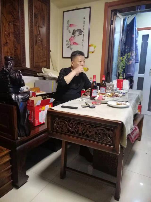 为什么现在流氓、黑社会大哥喜欢盘手串玩文玩？