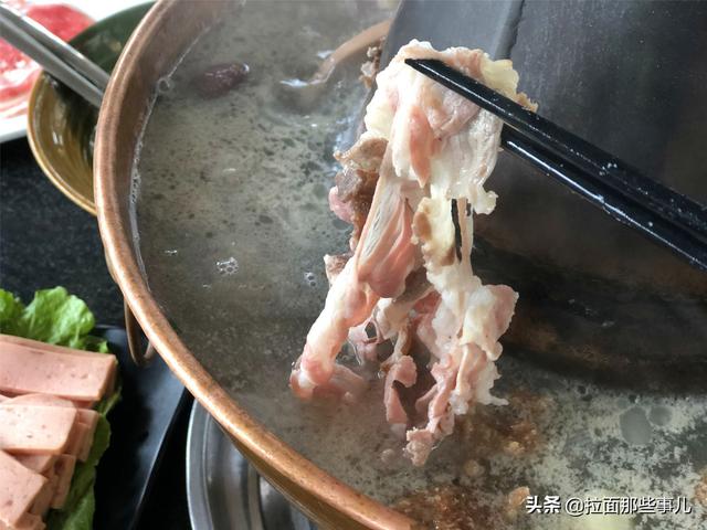 涮羊肉锅底(涮羊肉锅底放什么)