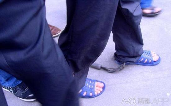 亲眼见到戴脚镣的在押或服刑人员是一种怎样的体验