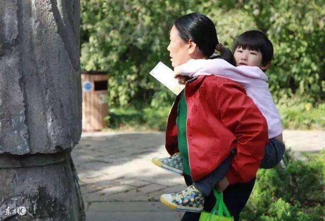 为什么现在城市里很多都是岳父岳母在带孩子,而不是公公婆婆？
