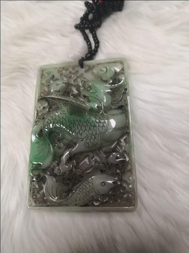 怎么知道自己的翡翠值多少钱,我这个是不是翡翠，值多少钱？