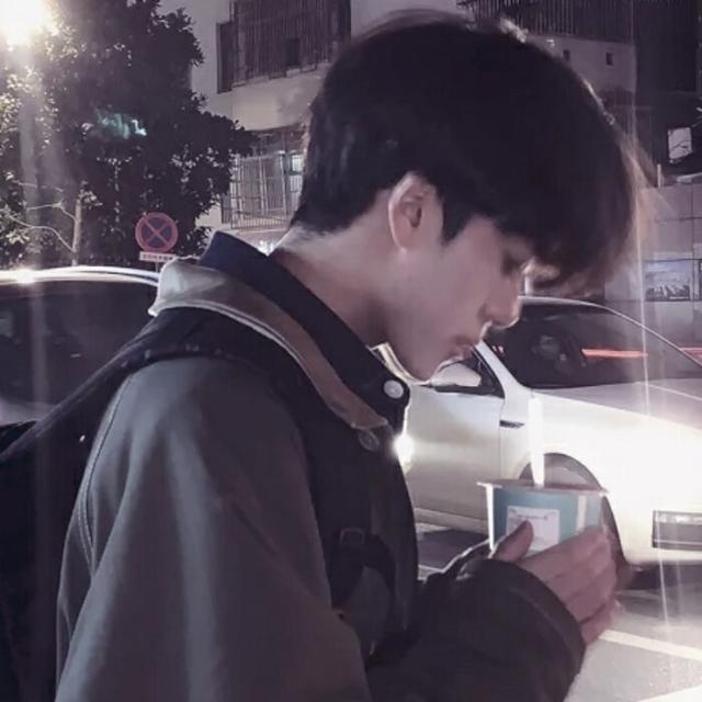 张蓝心劈腿:被一个爱了十年的人劈腿了怎么能放下心中的仇恨呢？真可悲？