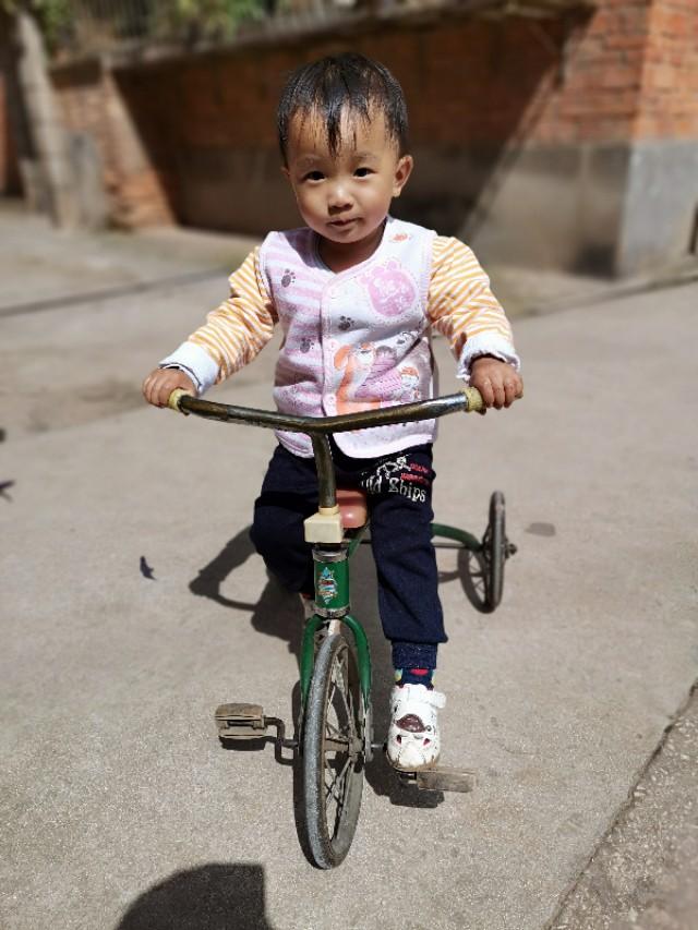 带孩子累吗？