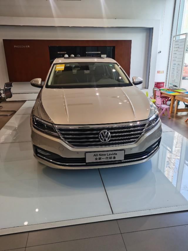 十二万左右的车,大众朗逸,日产轩逸,本田思域,丰田卡罗拉选哪个性价比更高？为什么？