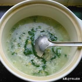 给猫的鸡胸肉怎么做:给猫的鸡胸肉怎么保存 喂猫鸡胸脯肉，纯水煮不加调料可以吗？