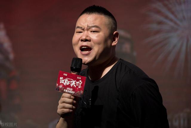 岳云鹏说对了:今年春晚岳云鹏又火了一把，师傅郭德纲怎么看徒弟的表现