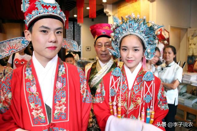 有句老话叫做：“四十不娶妻,五十不置衣。”这是什么意思呢？