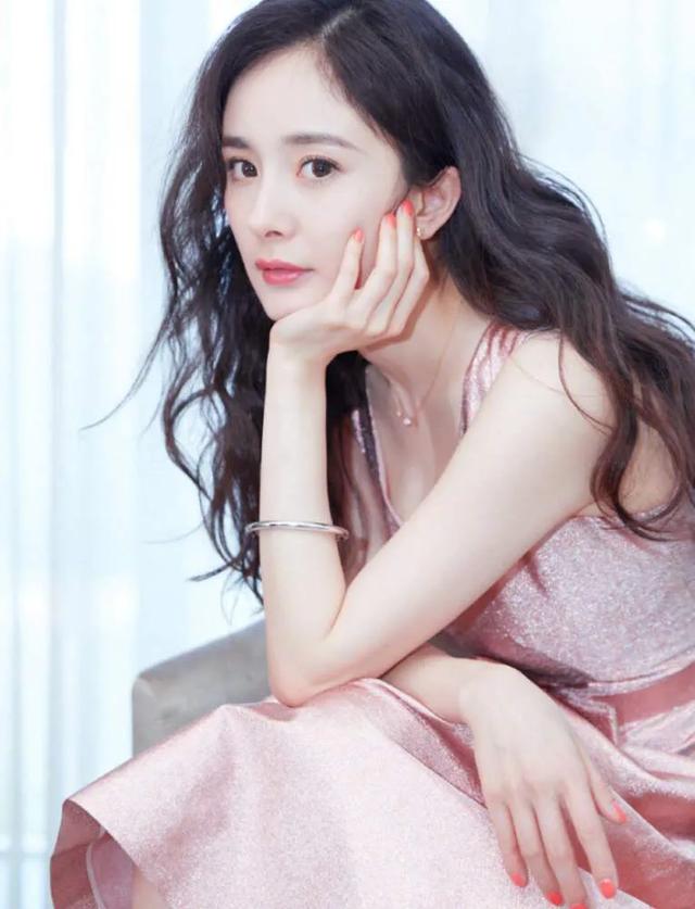 杨幂否认请假捞金:你怎么样看待六小龄童和六学？