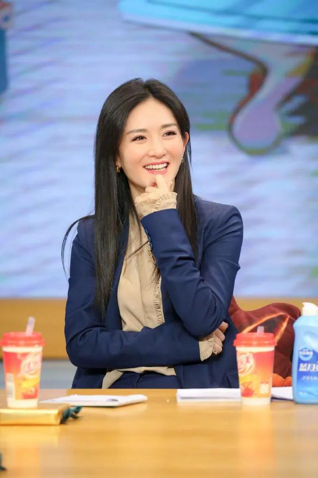 黄龄个人资料:谢娜和吴昕哪个更有潜力？