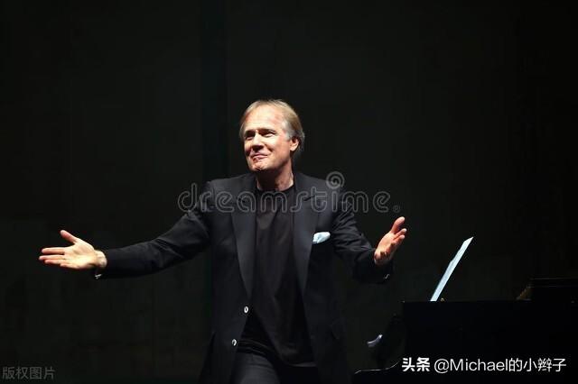 理查德克莱德曼简介:克莱德曼在世界钢琴界处于什么地位？你如何评价？