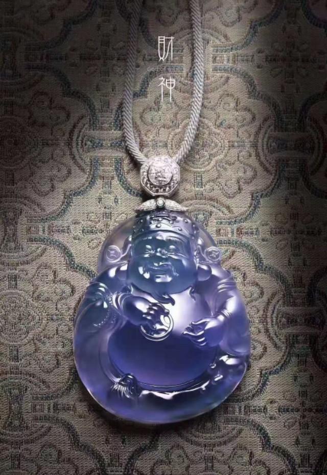 三万左右翡翠手镯图片,请各位专家帮忙看看这条手镯值五万吗？