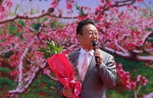 六小龄童体:六小龄童究竟为什么晚节不保