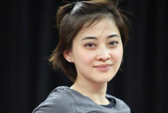 李玲玉简历:曾经的甜歌皇后和最美玉兔精李玲玉，现状如何