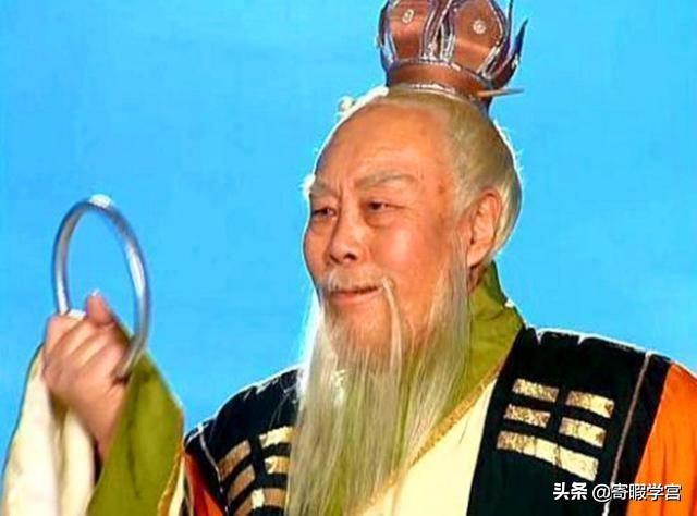 老君的镯子助杨戬拿过悟空,诸天兵将都在观战,为何青牛精使用时诸天兵将皆不认识？