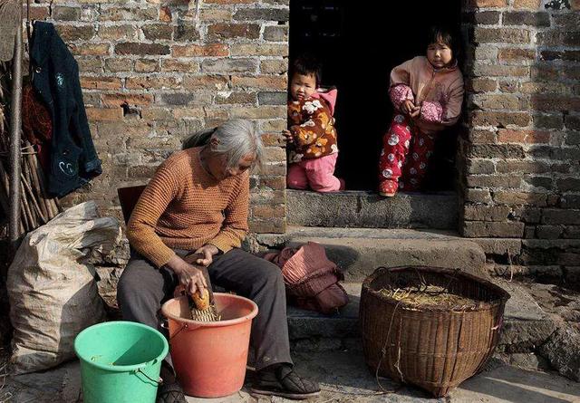 怎样让农村的孩子不再成留守儿童?-图2