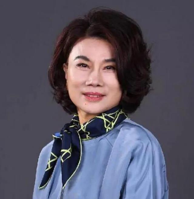 董明珠个人简短经历:如何评价格力董事长董明珠赞成取消公积金？