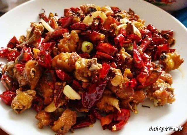 青椒鸡胸脯肉的做法:青椒鸡胸脯肉的做法家常菜 血脂高可以吃鸡胸肉吗？如何做鸡胸肉吃起来才健康？