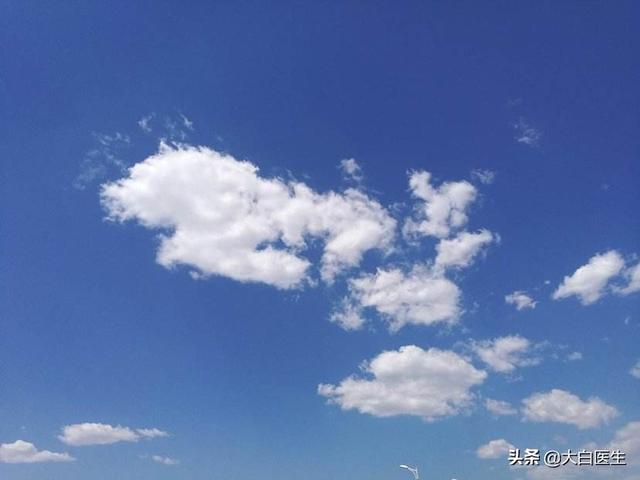 一个小水滴如果从大气层掉下来的话会砸死人吗？