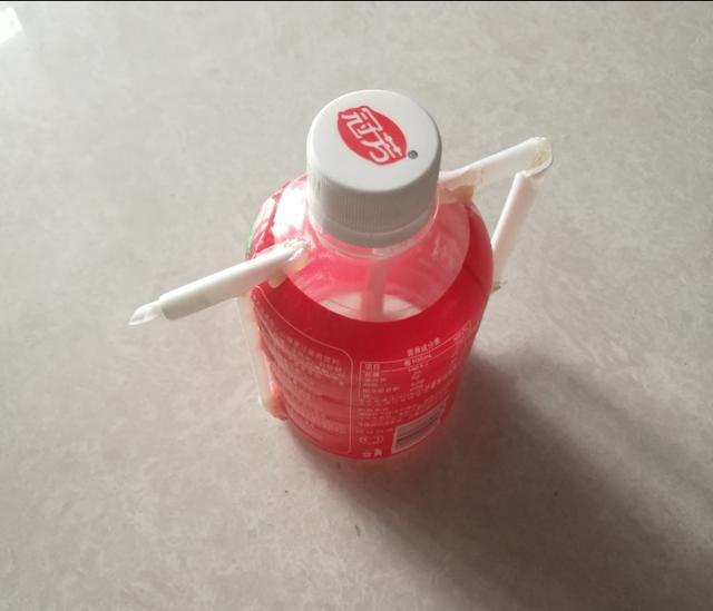 刘谦的壶:刘谦是怎么把手穿过有机玻璃的